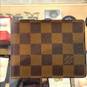 Louis Vuitton bifold multiple wallet